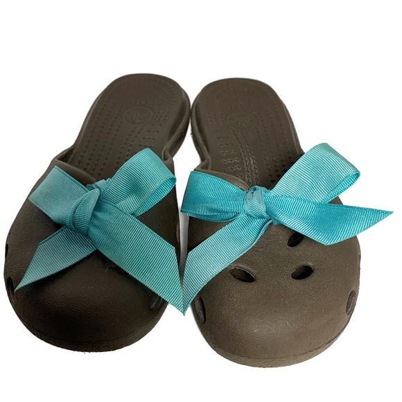 Crocs Brown with Teal Bow - Size 5 - Picture 3 of 7